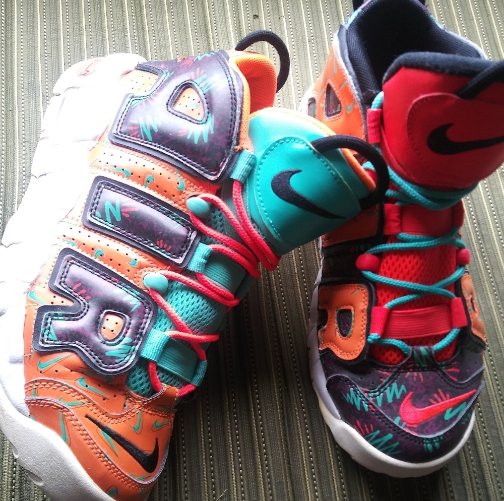 Nike Air More Uptempo "What The 90's" size 7
